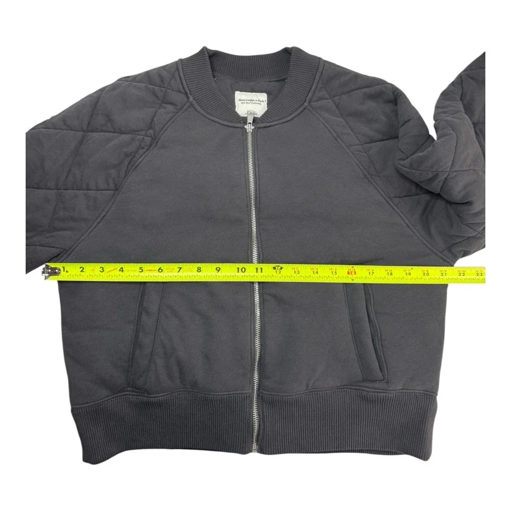 Abercrombie &‎ Fitch Quilted Jacket Soft Collection Gray Cropped Full Zip Sz Lg